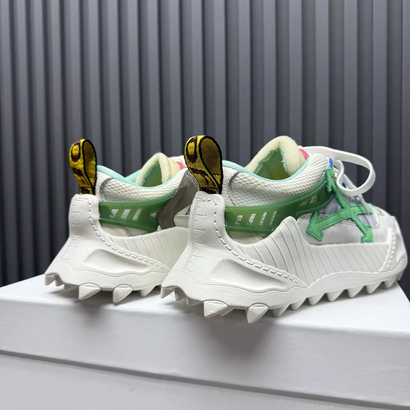 【OFF WHITE】P: 680💰Couple model, Size: Female 35-40; Male 39-44 (customized at 45.46) 2025SS trendy brand OFF WHITE classic popular model, combined outsole, official website original 1:1 developed top-level copy, ️Selected imported high-mercerized matte cowhide splicing breathable mesh ✔️Breathable lining, breathable and comfortable, simple and personalized design, official website rubber outsole.